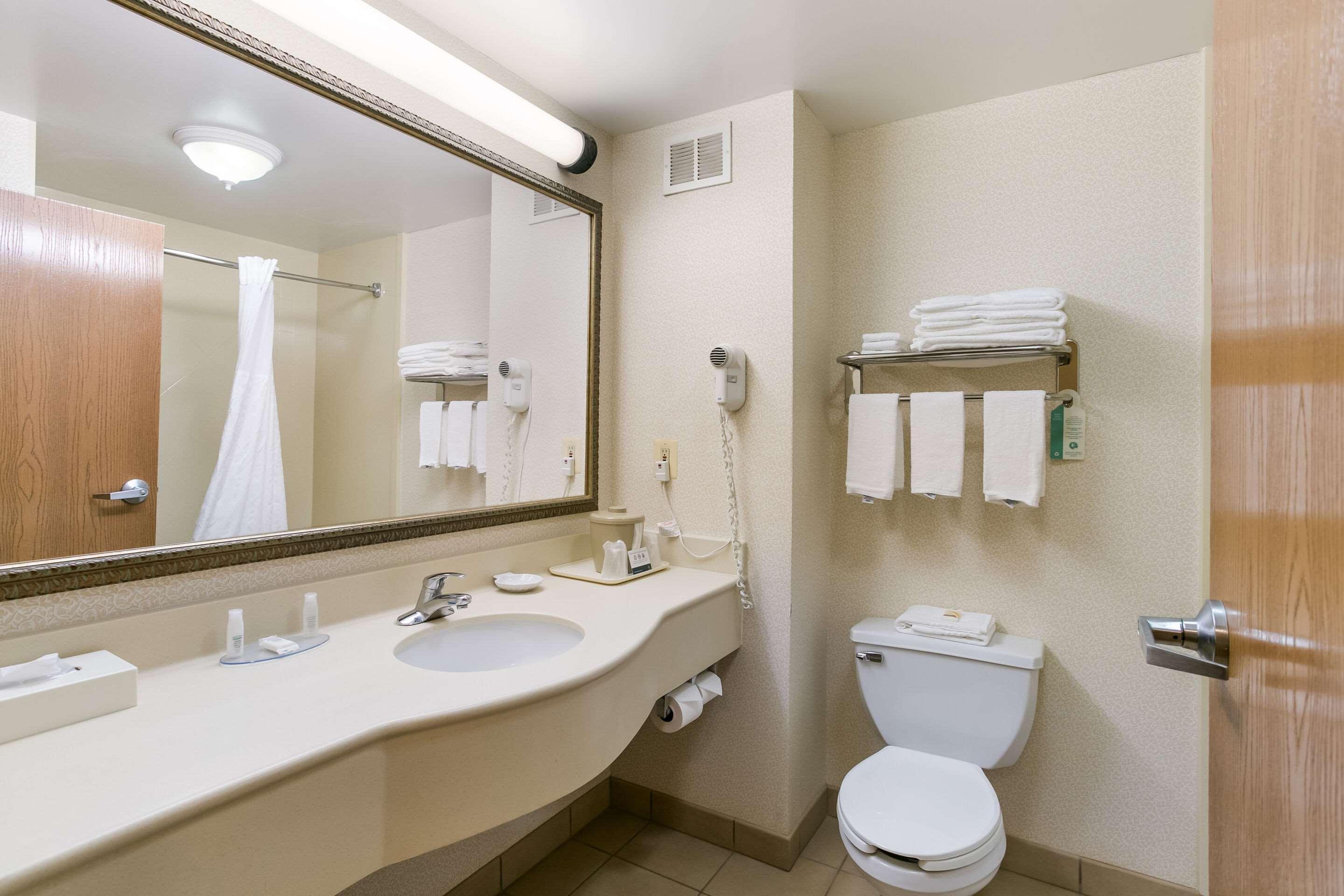 Quality Inn & Suites Bel Air I-95 Exit 77A Extérieur photo